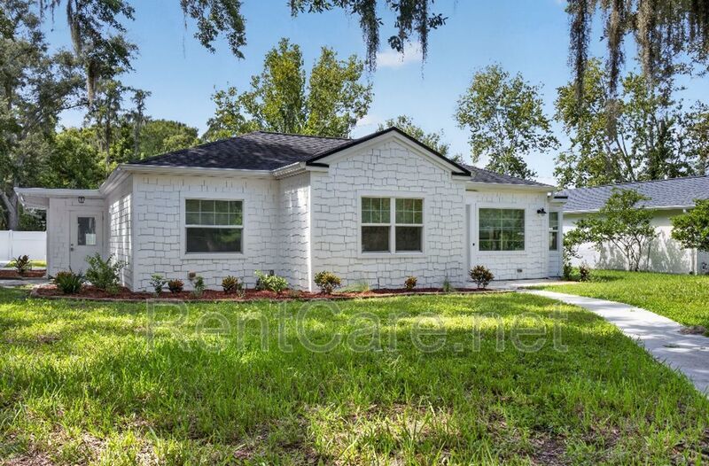 Stunning Historic 3/2 In the heart of Downtown Winter Garden! Available Now! property image