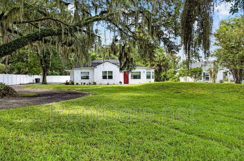 Stunning Historic 3/2 In the heart of Downtown Winter Garden! Available Now! property image