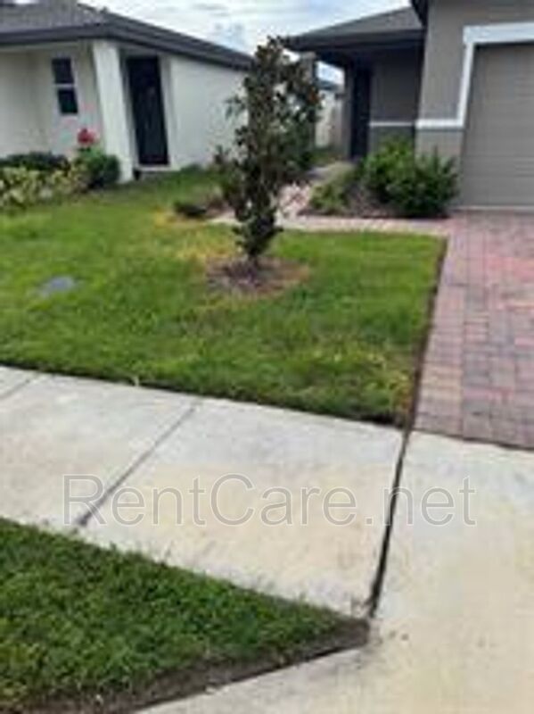 Modern 4/2 House in Lake Deer Estates Available Now! property image