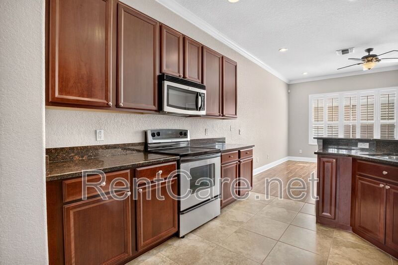 Stunning 3/2.5 Town Home in the Gated Highcroft Pointe community of Longwood! property image
