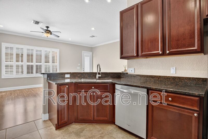 Stunning 3/2.5 Town Home in the Gated Highcroft Pointe community of Longwood! property image