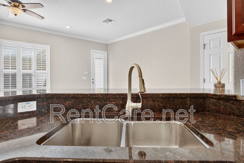 Stunning 3/2.5 Town Home in the Gated Highcroft Pointe community of Longwood! property image